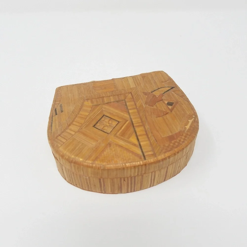 Vtg elephant straw‎ inlay trinket jewelry box satin